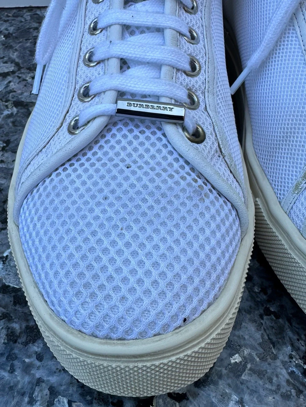 Burberry White Low-Top Men's Sneakers with Red  mesh leather trim men’s SZ 43